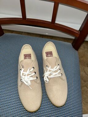 SeaVees Men's Boat Shoes in Natural Beige with White Laces